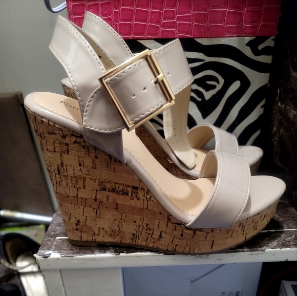 Pierre dumas wedges - Picture 3 of 6